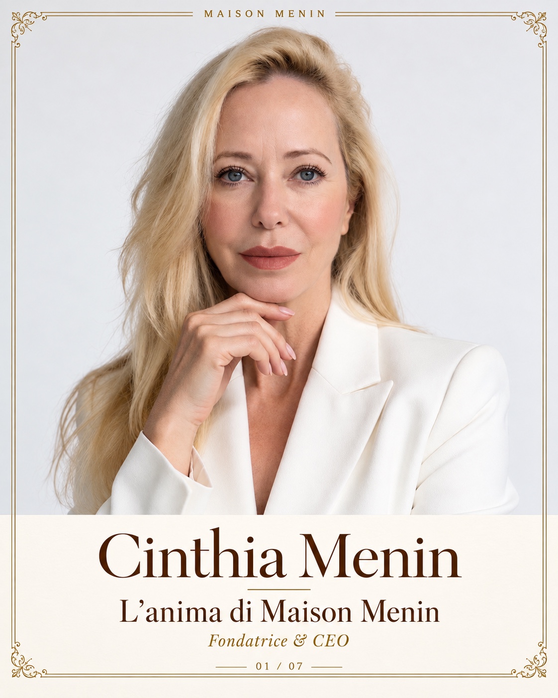 Cinthia Menin, fondatrice di Maison Menin, in un blazer bianco